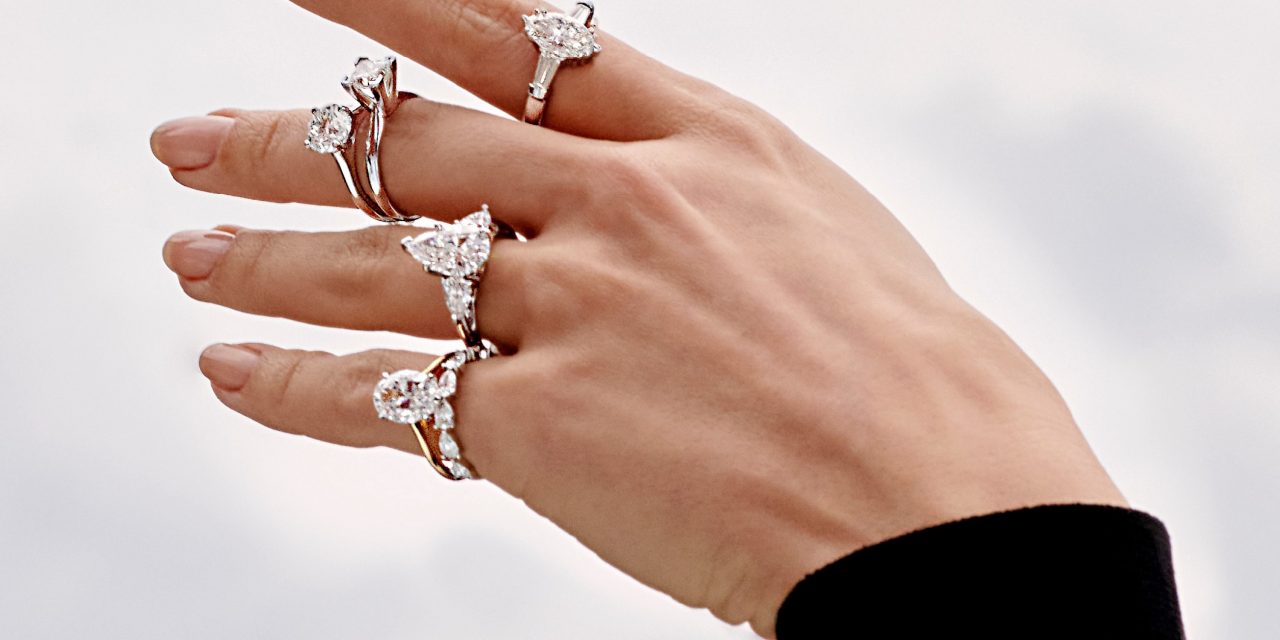 Bagues de fiançailles en diamant naturel… Trouvez la taille idéale !